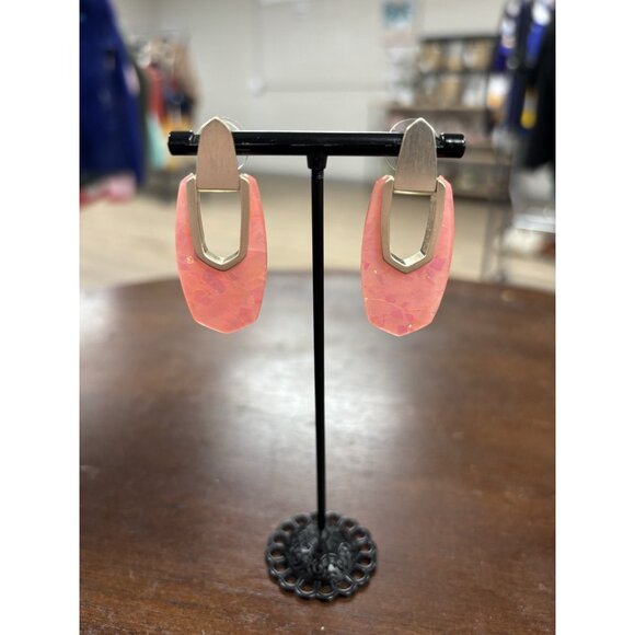 Kendra Scott Kailyn Iridescent Coral Illusion Gold Plated Drop Earrings - Picture 2 of 4